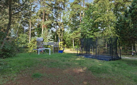 Sheyla - 70M from the Sea: Arbre, Jardin, Lot Terre, Ombre, Pelouse, Des Bois, Arrière-Cour, Parc, Bosquet, Aménagement Paysager