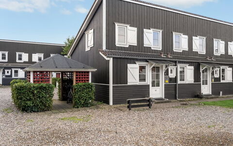 Epiphania - 100M to the Fjord: Domicile, Zone Résidentielle, Maison, Chalet, Toit, Lot Terre, Siding, Jardin, Biens, Pelouse