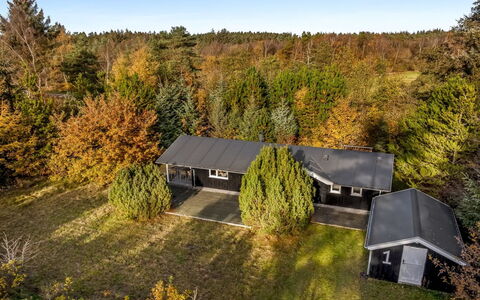 Peder - 4Km from the Sea: Chalet, Arrière-Cour, Cour, Batiments Jardin, Cabanon, Siding, Mobilier De Jardin, Cabane En Rondins, Structure En Plein Air, Cabane