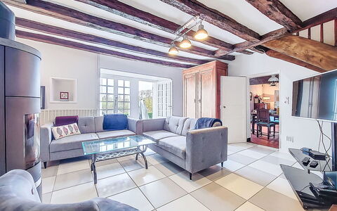 Les Goganes: Porte, Balcon, Chaise, Mobilier De Jardin, Cour, Allée, Plante D'Appartement, Cour, Passerelle, Pot De Fleur
