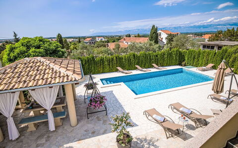 Kontrada: Porte, Balcon, Chaise, Mobilier De Jardin, Cour, Allée, Plante D'Appartement, Cour, Passerelle, Pot De Fleur