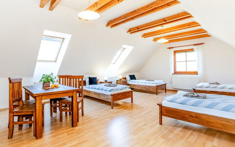 Halámky: Bois, Sol, Sol, Design Intérieur, Meubles, Domicile, Pièce, Parquet, Lit, Chambre