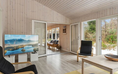 Amitola - 800M from the Sea: Bois, Sol, Domicile, Sol, Parquet, Dur, Planche, Chalet, Tache De Bois, Plafond