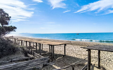 Roccamare Engel: Bleu, L'Eau, Plan D'Eau, Plage, Environnement Naturel, Bois, Horizon, Côte, Mer