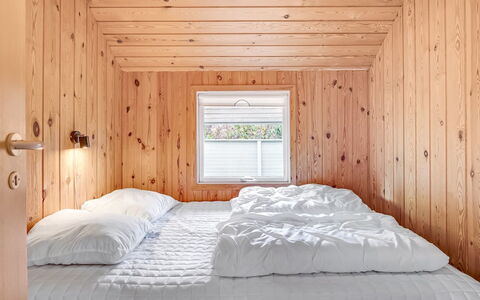 Athislus - 1.1Km from the Sea: Bois, Chambre, Plafond, Design Intérieur, Lit, Sol, Drap De Lit, Sol, Literie, Pièce