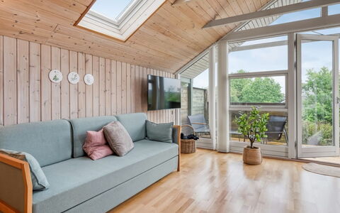 Athislus - 1.1Km from the Sea: Design Intérieur, Meubles, Sol, Bois, Sol, Canapé, Plafond, Salon, Pièce, Parquet