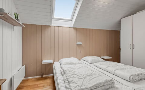 Athislus - 1.1Km from the Sea: Chambre, Bois, Sol, Sol, Lit, Design Intérieur, Plafond, Drap De Lit, Literie, Pièce