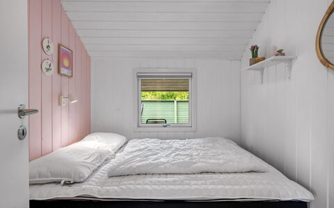 Athislus - 1.1Km from the Sea: Chambre, Bois, Lit, Drap De Lit, Literie, Design Intérieur, Sol, Cadre De Lit, Domicile, Plafond
