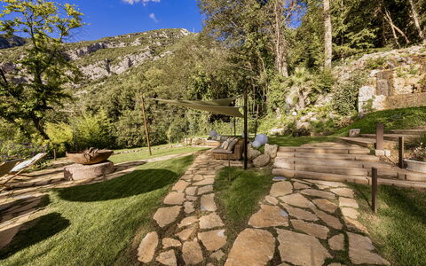 Villa Chiovada: Roche, Zone Rurale, Chaîne De Montagnes, Vallée, Station De Montagne, Jardin, Substrat Rocheux, Ombre, Aménagement Paysager, Crête