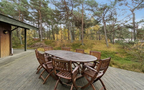 Tjegge - 500M from the Sea: Bois, Dur, Parquet, Planche, Plate-Forme, Tache De Bois, Ombre, Arrière-Cour, Jardin, Mobilier De Jardin