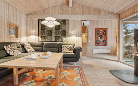 Tjegge - 500M from the Sea: Design Intérieur, Bois, Plafond, Sol, Meubles, Sol, Luminaire, Pièce, Domicile, Salon