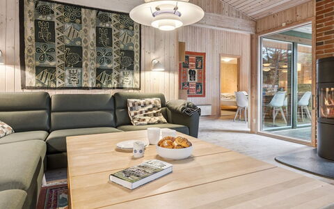 Tjegge - 500M from the Sea: Meubles, Design Intérieur, Sol, Sol, Bois, Plafond, Luminaire, Canapé, Salon, Pièce