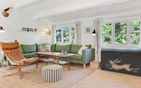 Reinhardt - 800M from the Sea: Meubles, Sol, Design Intérieur, Bois, Sol, Parquet, Canapé, Salon, Domicile, Pièce