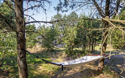 Reinhardt - 800M from the Sea: Chalet, Arrière-Cour, Cour, Batiments Jardin, Cabanon, Siding, Mobilier De Jardin, Cabane En Rondins, Structure En Plein Air, Cabane