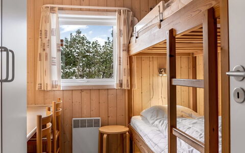 Galin - 210M to the Fjord: Bois, Design Intérieur, Meubles, Chambre, Sol, Lit Superposé, Sol, Plafond, Tache De Bois, Lit