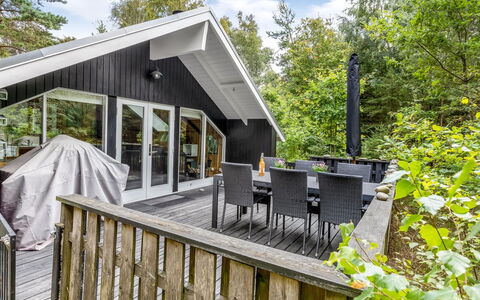 Else - 470M from the Sea: Chalet, Arrière-Cour, Cour, Batiments Jardin, Cabanon, Siding, Mobilier De Jardin, Cabane En Rondins, Structure En Plein Air, Cabane