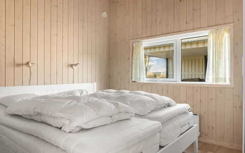 Tjorven - 400M from the Sea: Chambre, Lit, Bois, Design Intérieur, Drap De Lit, Literie, Sol, Plafond, Sol, Meubles