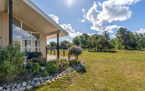Tjorven - 400M from the Sea: Herbe, Chalet, Lot Terre, Domicile, Biens, Jardin, Ferme, Batiments Jardin, Pelouse