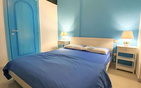 Lux: Meubles, Chambre, Lit, Drap De Lit, Sol, Design Intérieur, Sol, Literie, Pièce, Cadre De Lit