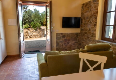 Marina's Lodge: Mur, Meubles, Sol, Design Intérieur, Sol, Table, Pièce, Chaise, Salon, Plafond