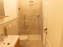 Marina's Lodge