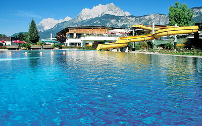 Sankt Johann in Tirol 25: Piscine, Des Loisirs, Loisir, Recours, Attraction Touristique, Chaîne De Montagnes, Vacances, Ville Resort, Parc Aquatique