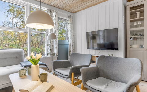 Catha - 200M from the Sea: Meubles, Design Intérieur, Sol, Sol, Canapé, Bois, Salon, Plafond, Pièce, Domicile
