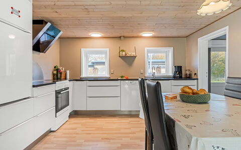 Emelia - 4.2Km from the Sea: Paysage Naturel, Maison, Zone Rurale, Paysage, Chalet, Banque, Lac, Forêt, Réservoir