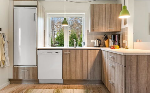 Paule - 1.3Km from the Sea: Cuisine, Comptoir, Appareil De Cuisine, Principaux Appliance, Sol, Cabinetry, Meubles, Bois, Design Intérieur, Électroménager