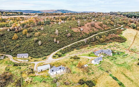 Wester Bunloit: Paysage, Zone Rurale, Maison, Lot Terre, Plaine, Pente, Chalet, Champ, Village, Ferme