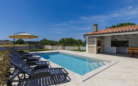 Villa Paolinna: Piscine, Composite, Biens, Mobilier De Jardin, Dalle, Béton, Ombre, Tuile, Villa, Conception