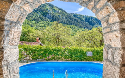 Sirotnjak 2: Cambre, Mur De Pierre, Piscine, Eco Hôtel, Hacienda, Pont En Arc, Recours