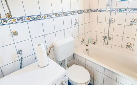 Sandra: Sol, Sol, Luminaire Plomberie, Toilette, Salle De Bains, Siège De Toilette, Design Intérieur, Tuile, Plomberie, Pièce