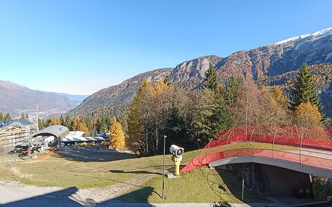 Le Campanule: Paysage Naturel, Maison, Zone Rurale, Paysage, Chalet, Banque, Lac, Forêt, Réservoir