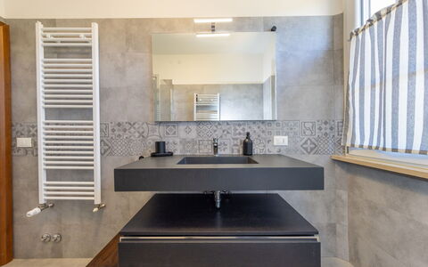 Enda: Sol, Design Intérieur, Luminaire Plomberie, Mur, Sol, Lavabo, Évier, Salle De Bains, Robinet, Plafond