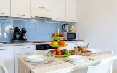 Spritz Home: Meubles, Cuisine, Appareil De Cuisine, Design Intérieur, Comptoir, Principaux Appliance, Bois, Sol, Cabinetry, Vaisselle