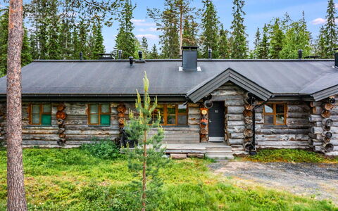 Tunturin Villa Pipo: Chalet, Toit, Mélèze, Cabane En Rondins, Siding, L'Hiver, À Feuilles Persistantes, Gelé