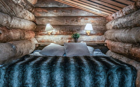 Tunturin Villa Pipo: Bois, Chambre, Drap De Lit, Literie, Linge, Lit, Design Intérieur, Pièce, Cadre De Lit, Oreiller