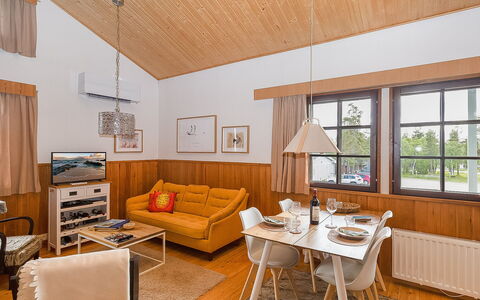 Maijantupa: Design Intérieur, Meubles, Bois, Sol, Plafond, Sol, Pièce, Canapé, Salon, Domicile