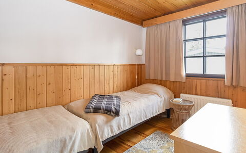 Maijantupa: Bois, Sol, Sol, Chambre, Lit, Design Intérieur, Plafond, Dur, Drap De Lit, Tache De Bois