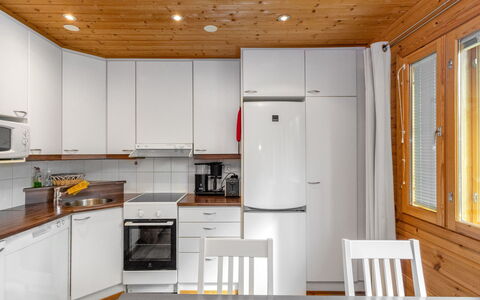 Kultapiisku 2: Meubles, Chaise, Mobilier De Jardin, Table, Bois, Tableau De Plein Air, Table Cuisine Et Salle A Manger, Ombre, Jardin, Parapluie