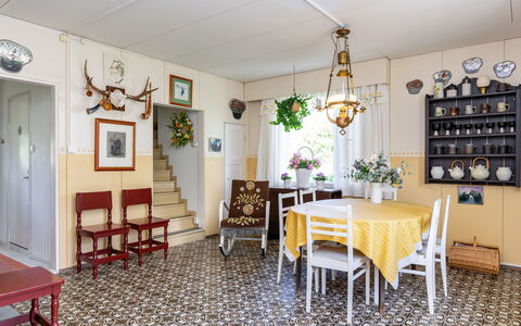 Muhola: Design Intérieur, Meubles, Canapé, Sol, Sol, Pièce, Plafond, Salon, Appartement