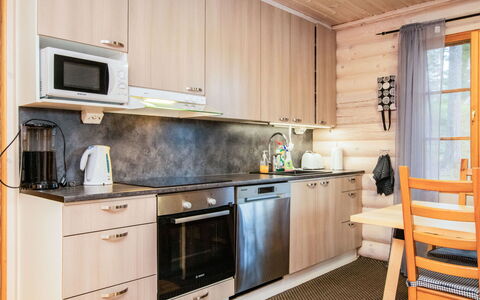 Villa Saimaa: Bois, Meubles, Sol, Évier, Cuisine, Tache De Bois, Comptoir, Principaux Appliance, Robinet, Luminaire Plomberie