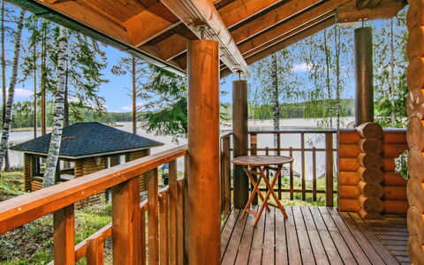 Villa Saimaa: Bois, Porche, Chalet, Cabane En Rondins, Dur, Tache De Bois, Plate-Forme, Planche, Eco Hôtel, Balcon