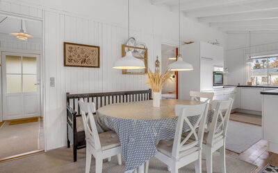 Anelle - 100M from the Sea