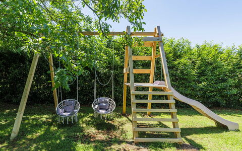 Elli: Équipement Extérieur Play, Toboggan, Balançoire, Échelle, Terrain De Jeux, Jardin, Loisir, Chute, Ombre, Pelouse