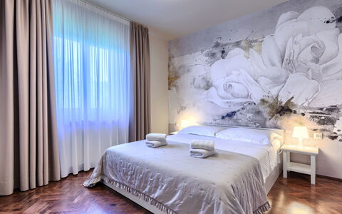 Elli: Design Intérieur, Mur, Sol, Bois, Plafond, Meubles, Sol, Pièce, Éclairage, Appartement