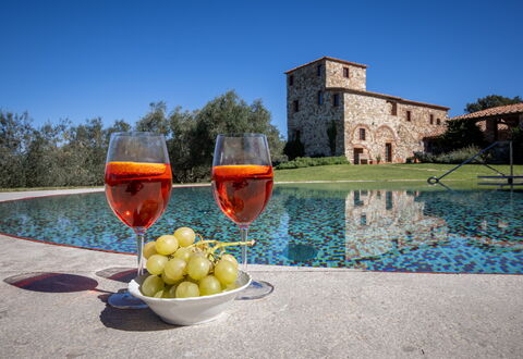 Il Gabbro, Luxury Experience: Crépuscule, Réflexion, Soirée, Caractéristique De L'Eau, Meteorologique Phénomène, Miroir D'Eau, Piscine, Étang, Le Coucher Du Soleil