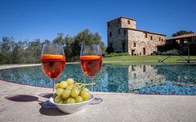 Il Gabbro, Luxury Experience: Crépuscule, Réflexion, Soirée, Caractéristique De L'Eau, Meteorologique Phénomène, Miroir D'Eau, Piscine, Étang, Le Coucher Du Soleil