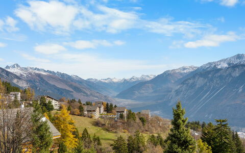 La Roseraie B 24: Design Intérieur, Mur, Sol, Bois, Plafond, Meubles, Sol, Pièce, Éclairage, Appartement